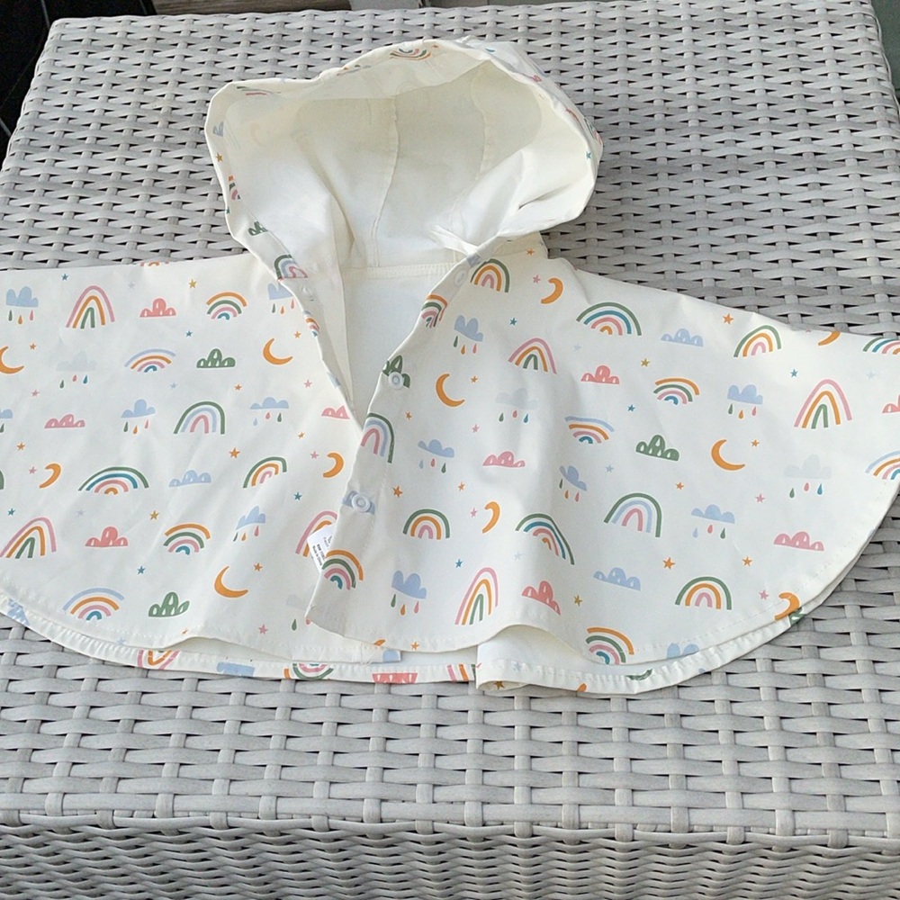 KIDS Hooded Raincoat Poncho/ Jacket Size 6-12 Months
